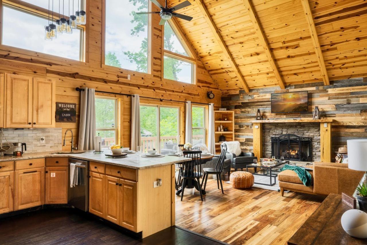 Mountainside - New Luxury Cabin-Fire Table-Hot Tub-3 Pools-Ps5-Bears Gatlinburg Kültér fotó